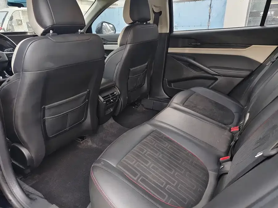 Ford Mondeo 2022 Mondeo EcoBoost 245 Luxury 2023 — миниатюра 3