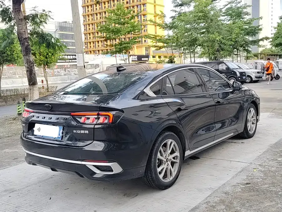 Ford Mondeo 2022 Mondeo EcoBoost 245 Luxury 2023 — миниатюра 4