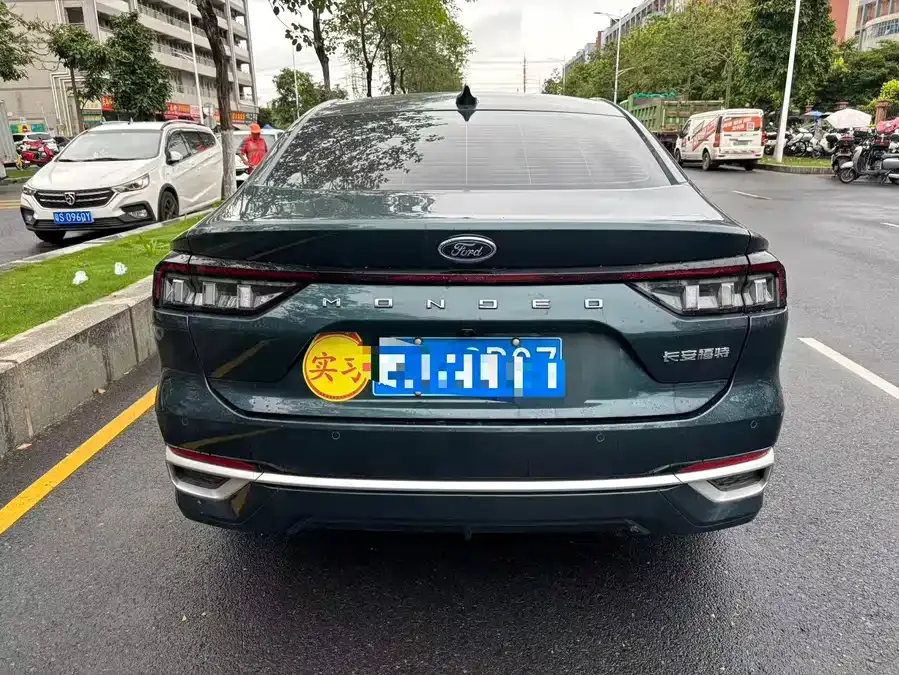 Ford Mondeo 2023 Mondeo EcoBoost 180 Luxury 2023 — миниатюра 4