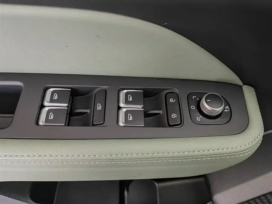 Geely Jeans Geely Cowboy 2025 1.5TD Fun Wild Edition 2025 — миниатюра 3