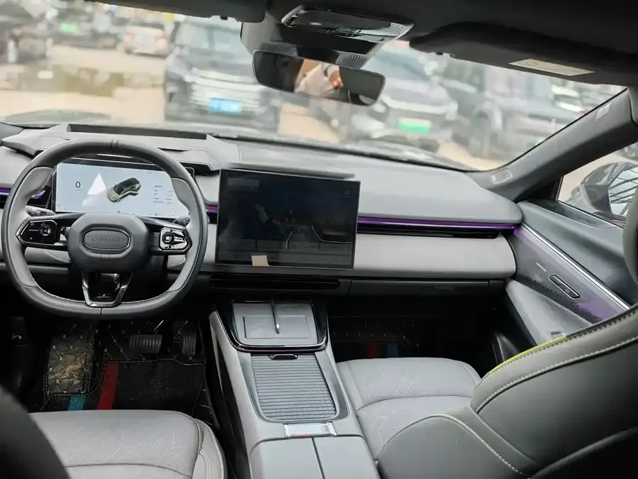 Lynk & Co 08 EM-P Lynk & Co 08 EM-P 2024 Model 120km Long Range Plus 2024 — миниатюра 2