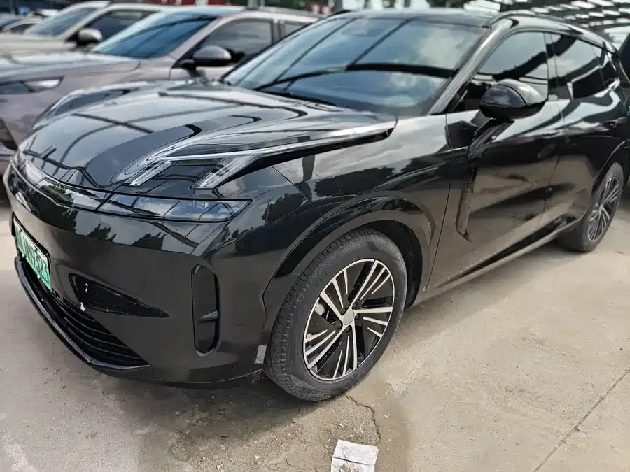 Lynk & Co 08 EM-P 2024