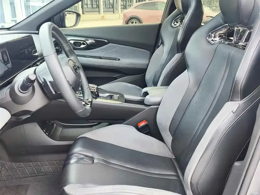 GAC Trumpchi Shadow Leopard Shadow Leopard 2023 400T Automatic R MAX 2023 — миниатюра 3