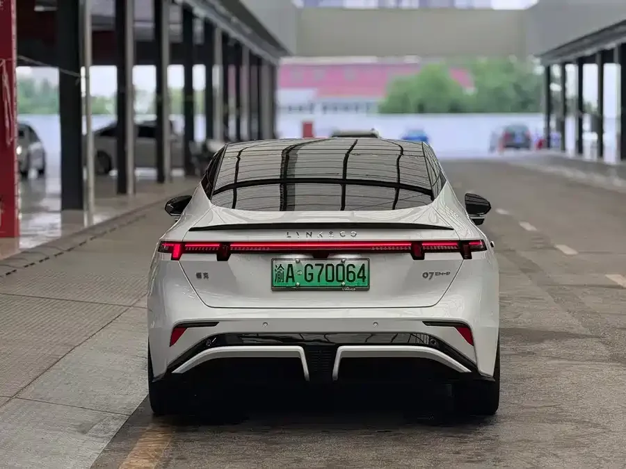 Lynk & Co 07 EM-P Lynk & Co 07 EM-P 2026 Model, 126km Long Range Ultra 2026 — миниатюра 4