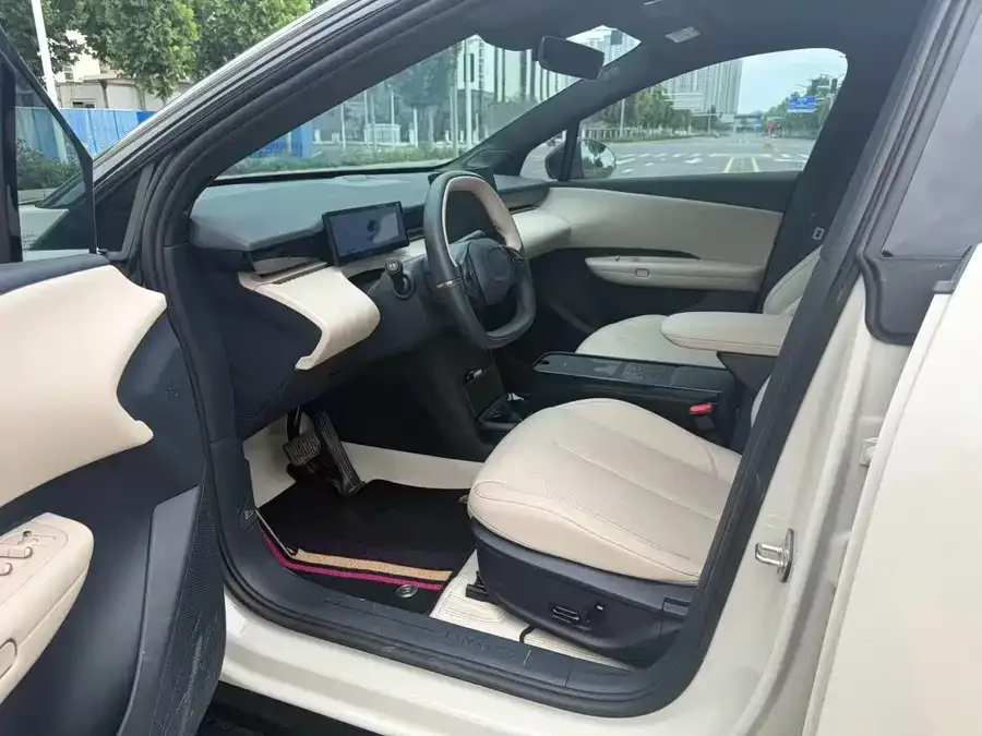 Lynk & Co Z20 Lynk & Co Z20 2026 430km RWD Pro 2025 — миниатюра 4