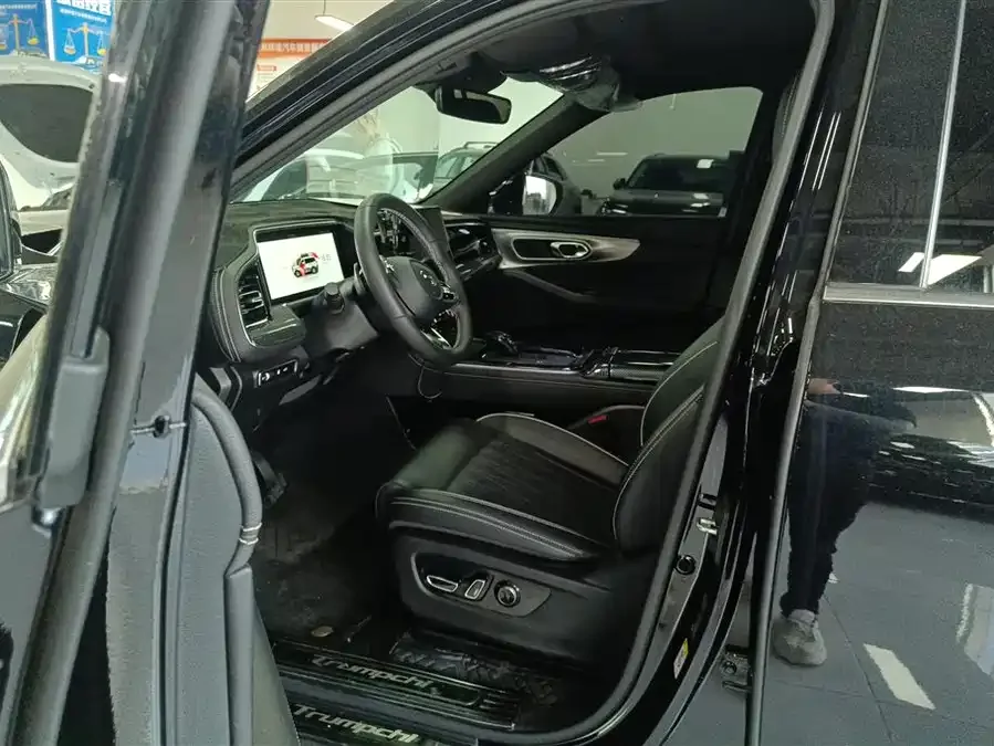 GAC Trumpchi GS8 Trumpchi GS8 2024 Navigator Series 2.0TGDI 2WD Luxury Intelligent Connected Edition 7-Seater 2024 — миниатюра 3