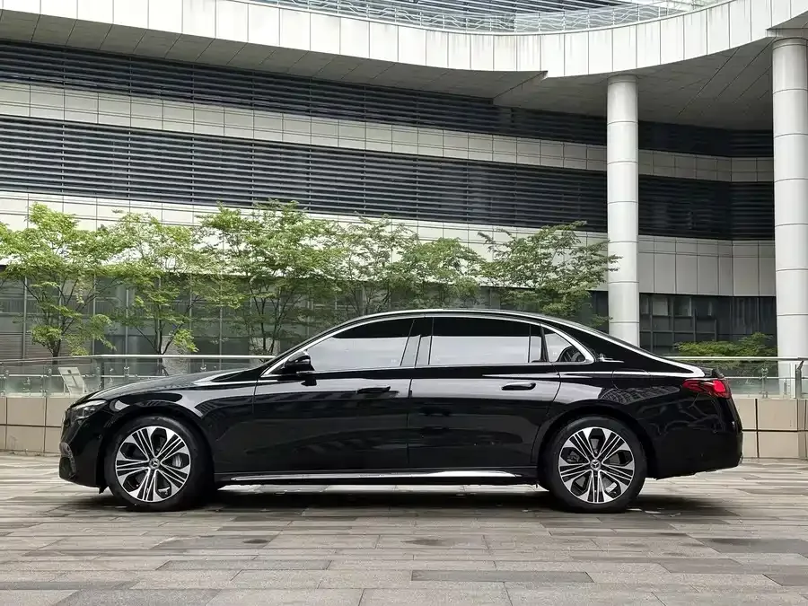 Mercedes-Benz E-class new energy Mercedes-Benz E-Class New Energy 2024 E 350 e L Plug-in Hybrid Sedan 2025 — миниатюра 2