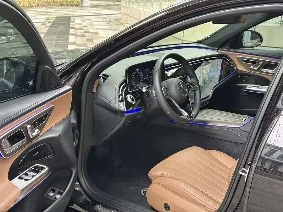 Mercedes-Benz E-class new energy Mercedes-Benz E-Class New Energy 2024 E 350 e L Plug-in Hybrid Sedan 2025 — миниатюра 3
