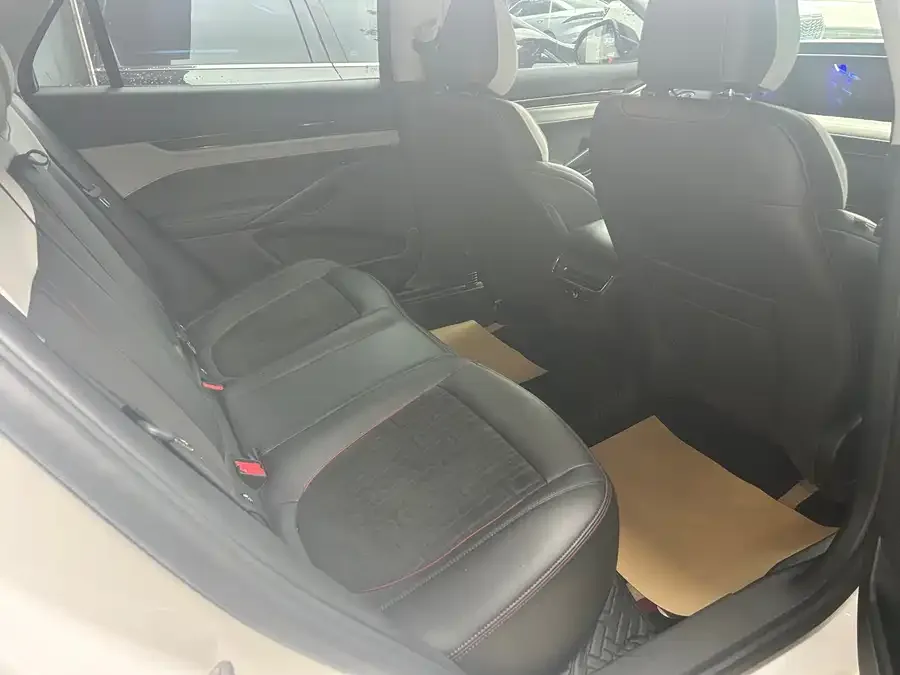 Ford Mondeo Mondeo 2022 facelift EcoBoost 245 luxury model 2022 — миниатюра 3