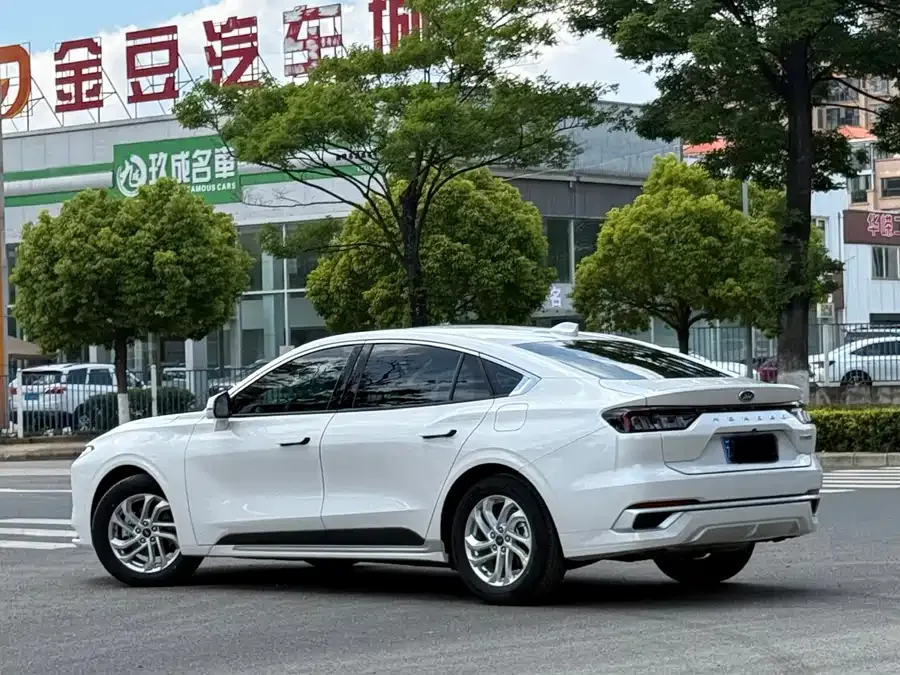 Ford Mondeo 2023 Mondeo EcoBoost 180 Comfort Edition 2024 — миниатюра 4