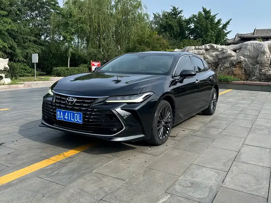 Toyota Avalon 2022 Avalon 2.0L XLE Premium Edition 2022 — фото 1, купить с доставкой в Москву