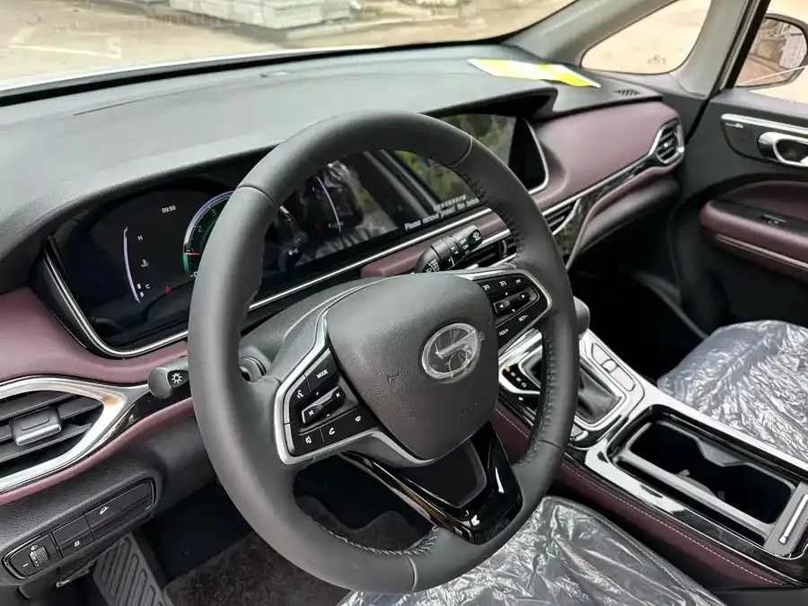 GAC Trumpchi M6 Trumpchi M6 2023 PRO 270T DCT Luxury Edition 2026 — миниатюра 2