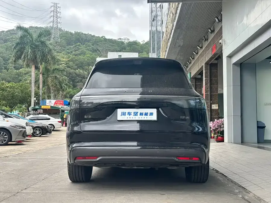 AITO M8 Wenjie M8 2025 Pure Electric Max+ Six-Seat Long Range Version (896-line LiDAR) 2025 — миниатюра 2
