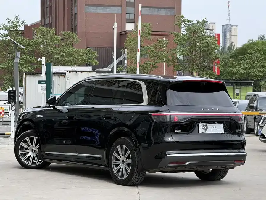 AITO M8 Wenjie M8 2025 Extended Range Max+ Version 53.4kWh 5-Seat Version (192-line LiDAR) 2025 — миниатюра 2