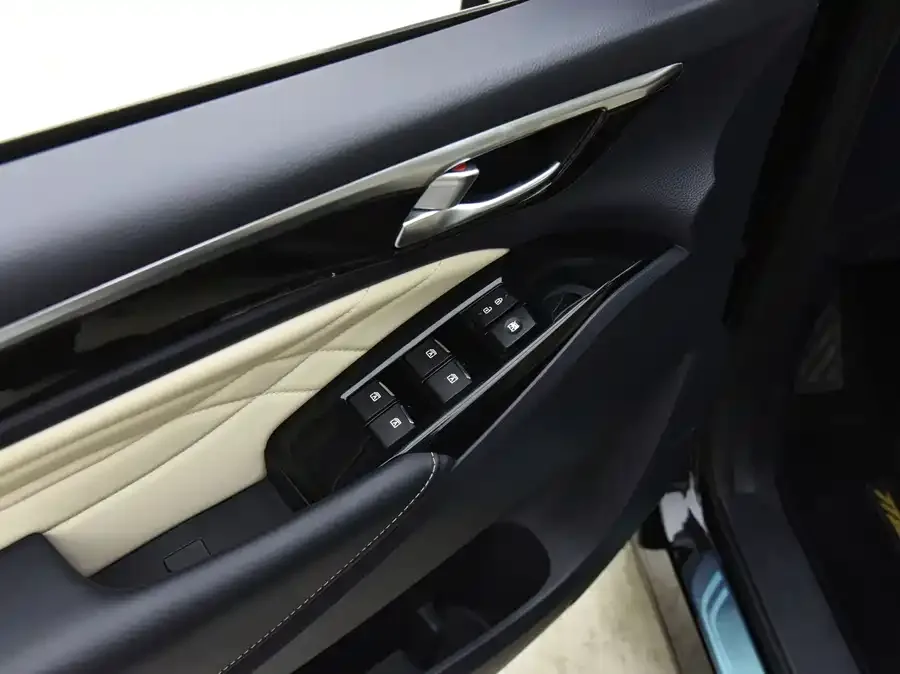 GAC Trumpchi M8 Trumpchi M8 2021 Master Series 390T Four-seat Royal Edition 2022 — миниатюра 3