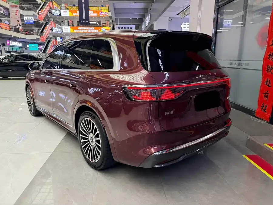 AITO M8 Wenjie M8 2025 Extended Range Ultra Edition 53.4kWh 5-Seat Version (192-line LiDAR) 2025 — миниатюра 2