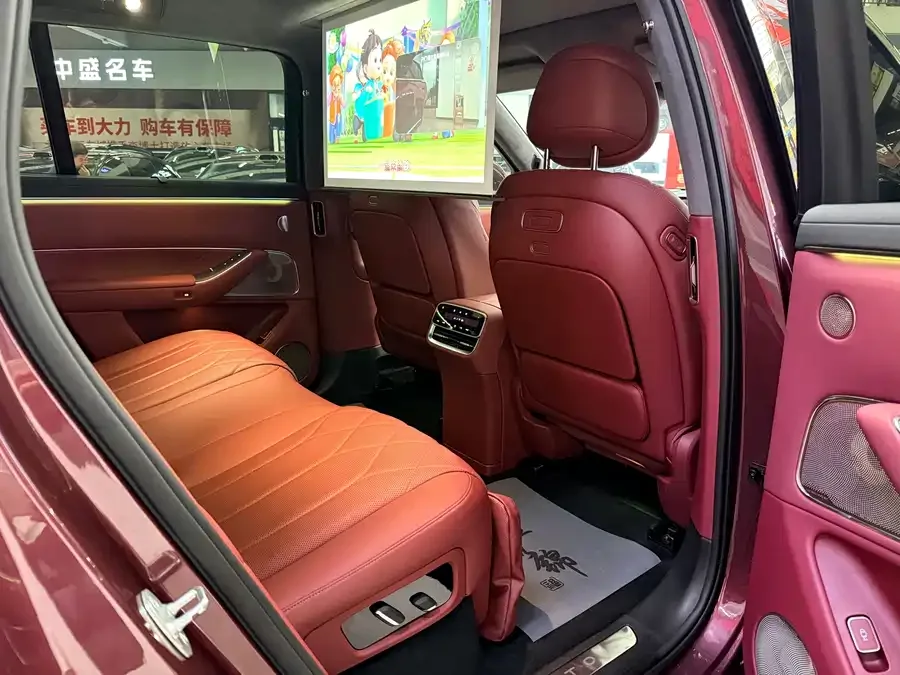 AITO M8 Wenjie M8 2025 Extended Range Ultra Edition 53.4kWh 5-Seat Version (192-line LiDAR) 2025 — миниатюра 5