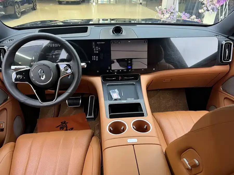 AITO M8 Wenjie M8 2025 Extended Range Max+ Version 53.4kWh 6-Seater (192-line LiDAR) 2025 — миниатюра 2