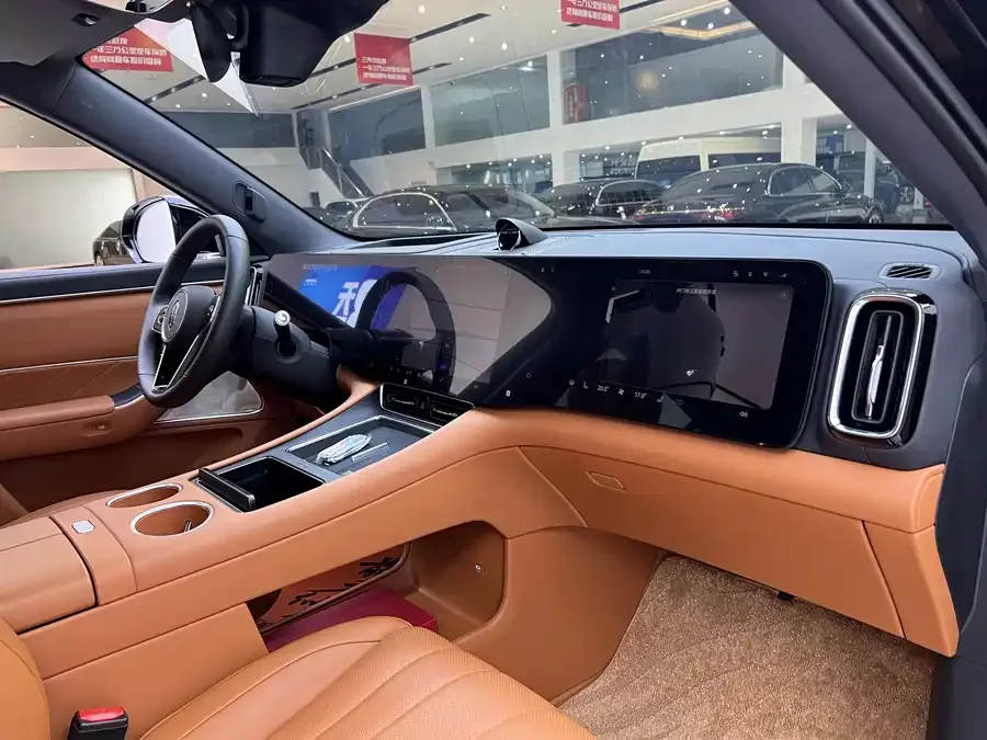 AITO M8 Wenjie M8 2025 Extended Range Max+ Version 53.4kWh 6-Seater (192-line LiDAR) 2025 — миниатюра 4