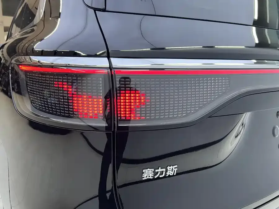 AITO M8 Wenjie M8 2025 Extended Range Max+ Version 53.4kWh 6-Seater (192-line LiDAR) 2025 — миниатюра 5