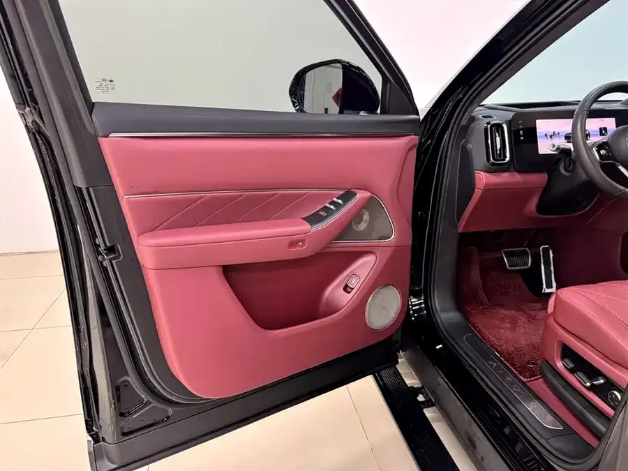 AITO M8 Wenjie M8 2025 Extended Range Max+ Version 53.4kWh 5-Seat Version (192-line LiDAR) 2025 — миниатюра 3