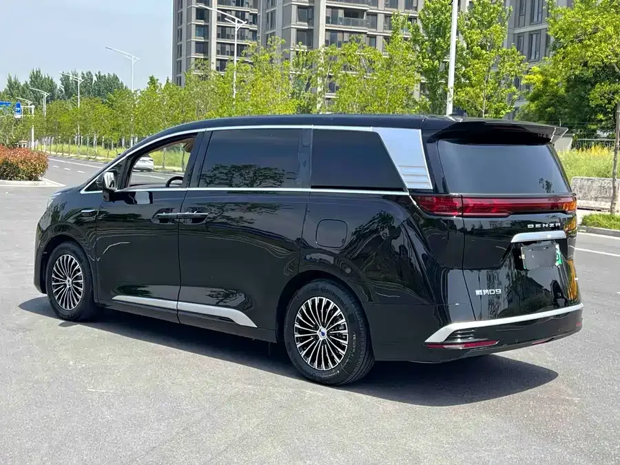 BYD D9 BYD D9 2025 DM-i Intelligent Driving Edition 1020 4WD Premium Edition 2025 — миниатюра 3