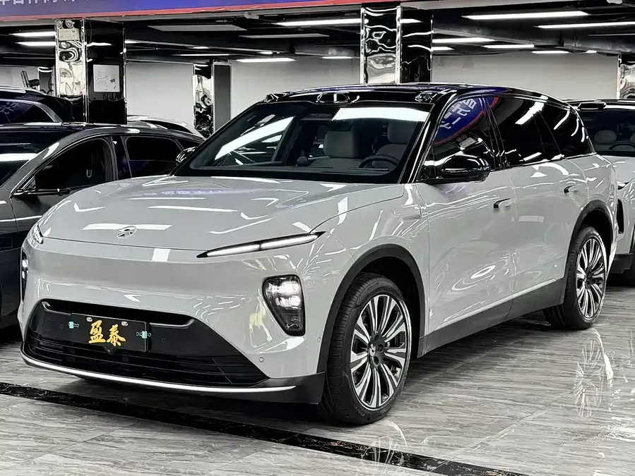 NIO ES8 2023