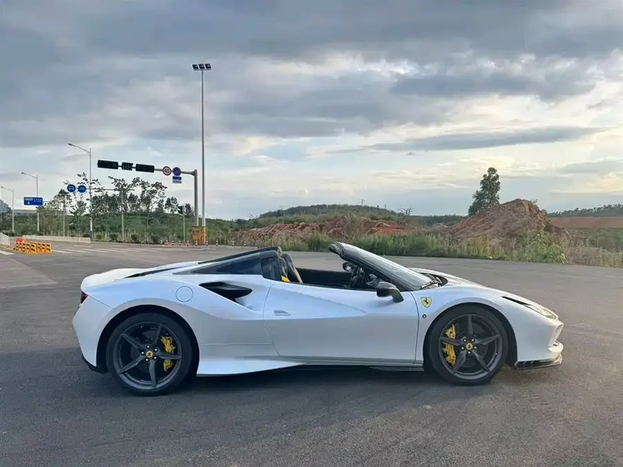 Ferrari F8 Ferrari F8 2020 Spider 3.9T V8 2023 — миниатюра 3