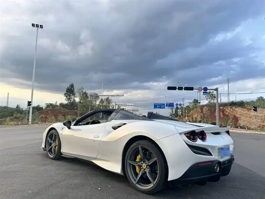 Ferrari F8 Ferrari F8 2020 Spider 3.9T V8 2023 — миниатюра 5