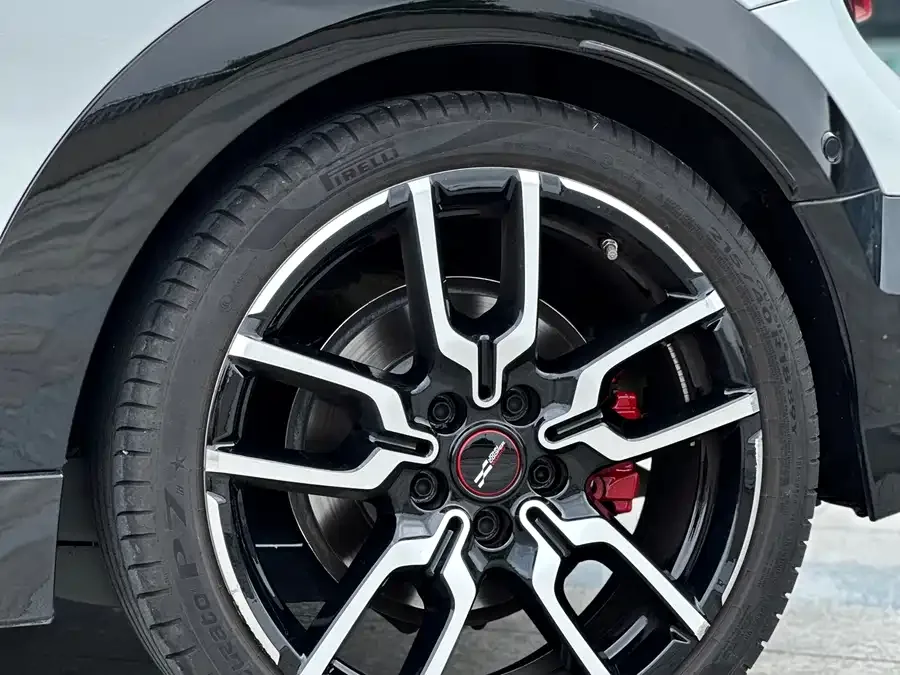 MINI JCW MINI JCW 2025 JOHN COOPER WORKS CABRIO 2026 — миниатюра 3