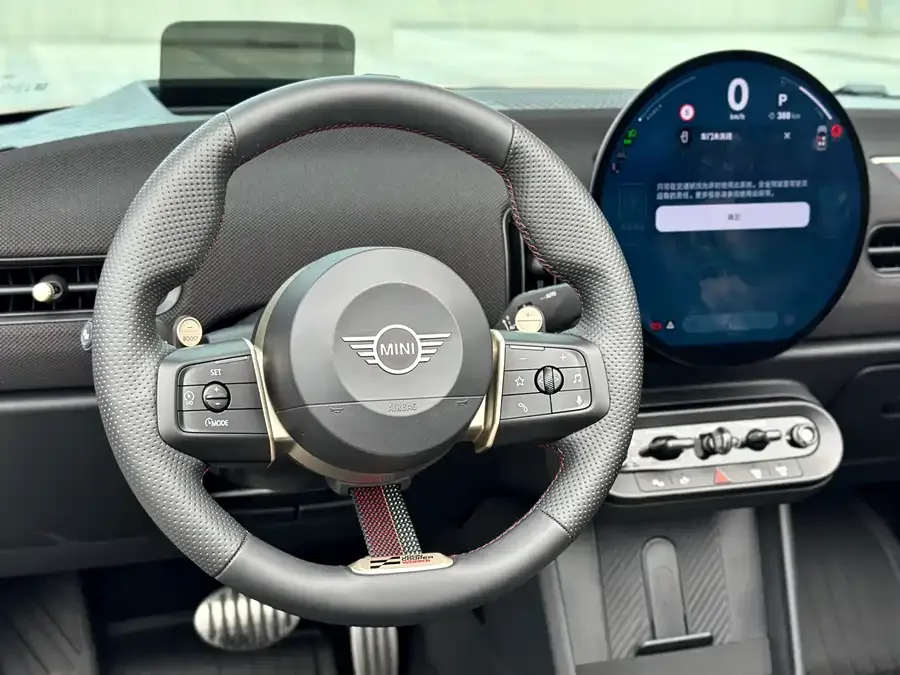 MINI JCW MINI JCW 2025 JOHN COOPER WORKS CABRIO 2026 — миниатюра 4
