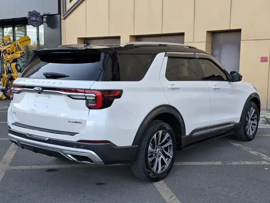 Ford Explorer Explorer 2023 EcoBoost 285 4WD Fashion Plus Edition 7 Seaters 2023 — миниатюра 3