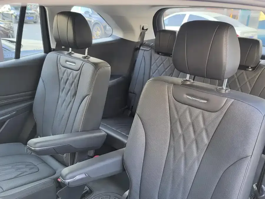 Hongqi HS7 PHEV Hongqi HS7 PHEV 2024 2.0T PHEV 4WD Flagship Chang Edition 6 Seaters 2024 — миниатюра 2
