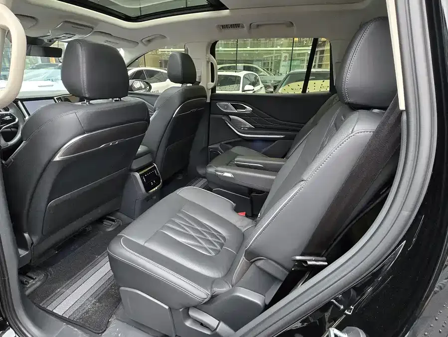 Hongqi HS7 PHEV Hongqi HS7 PHEV 2024 2.0T PHEV 4WD Flagship Edition 6-seater 2024 — миниатюра 3