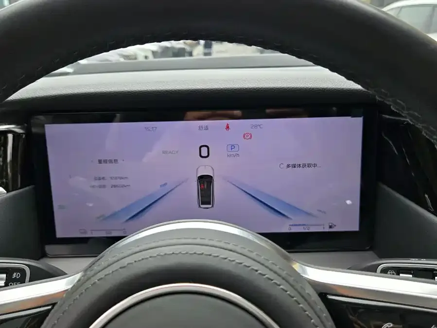 Hongqi HS7 PHEV Hongqi HS7 PHEV 2024 2.0T PHEV 4WD Flagship Edition 6-seater 2024 — миниатюра 4