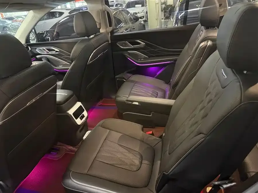 Hongqi HS7 PHEV Hongqi HS7 PHEV 2024 2.0T PHEV 4WD Flagship Chang Edition 6 Seaters 2025 — миниатюра 4