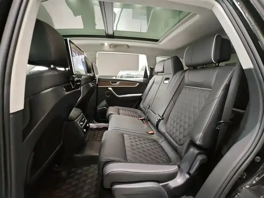 Hongqi HS7 Hongqi HS7 2023 2.0T Automatic 4WD Flagship Edition 7 Seaters 2022 — миниатюра 3