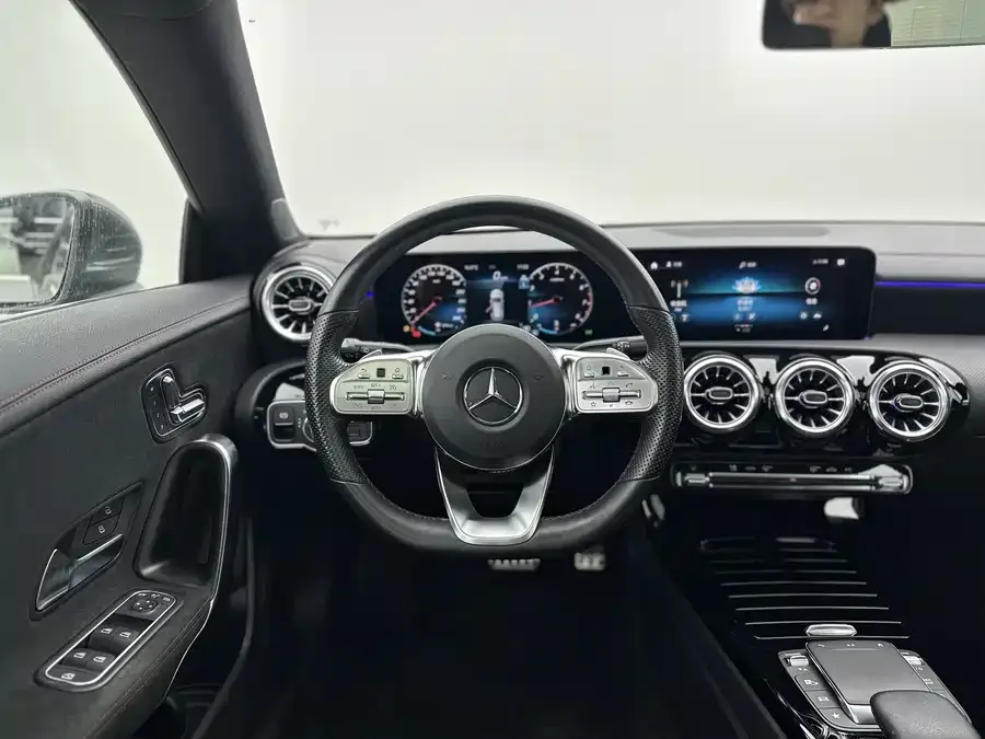 Mercedes-Benz CLA-Class Mercedes-Benz CLA (Imported) 2023 CLA 200 Shooting Brake 2023 — миниатюра 4