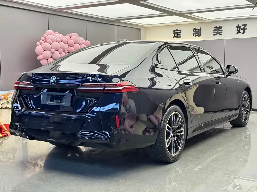 BMW 5 Series BMW 5 Series 2025 530Li Leading M Sport Package 2025 — миниатюра 3