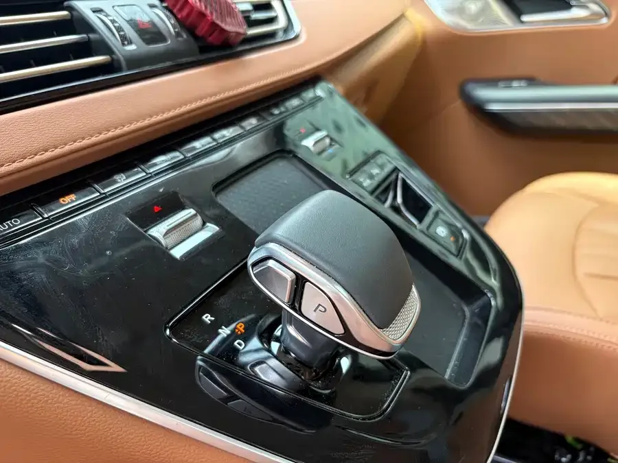 Hongqi HQ9 PHEV Hongqi HQ9 PHEV 2024 2.0T 4WD Business Edition 2025 — миниатюра 5