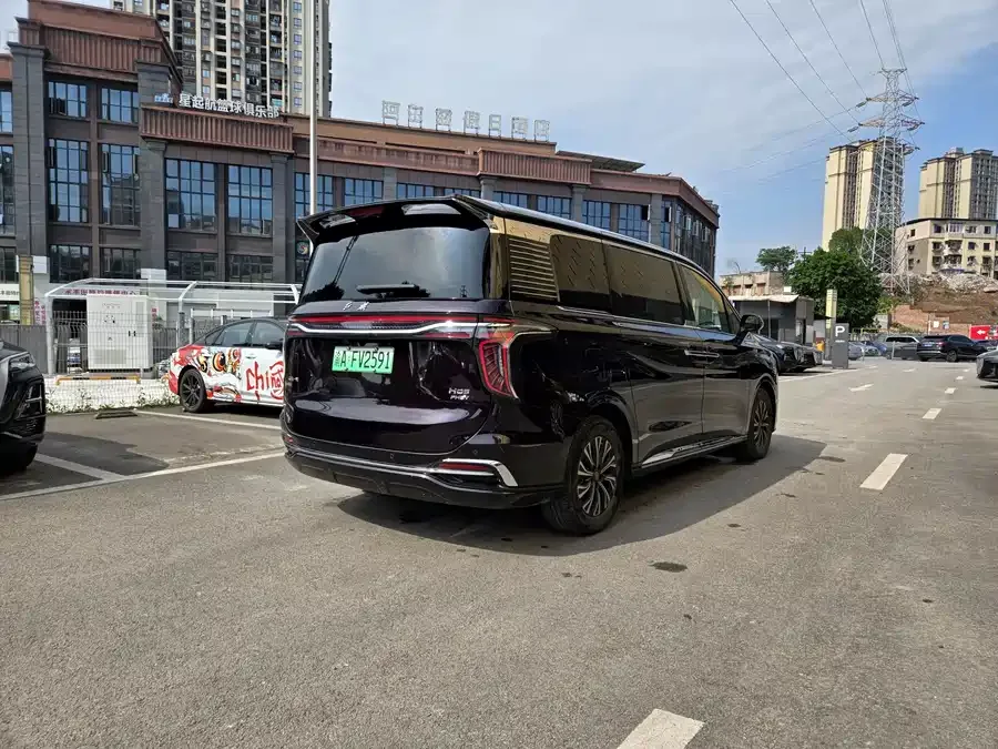 Hongqi HQ9 PHEV Hongqi HQ9 PHEV 2024 2.0T 4WD Luxury Edition 2024 — миниатюра 2