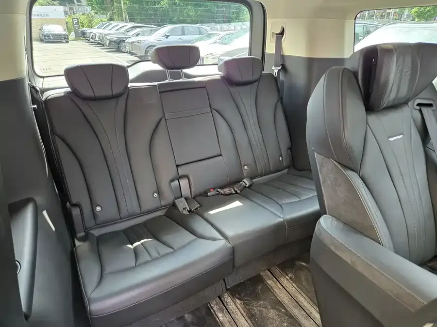 Hongqi HQ9 PHEV Hongqi HQ9 PHEV 2024 2.0T 4WD Luxury Edition 2024 — миниатюра 4