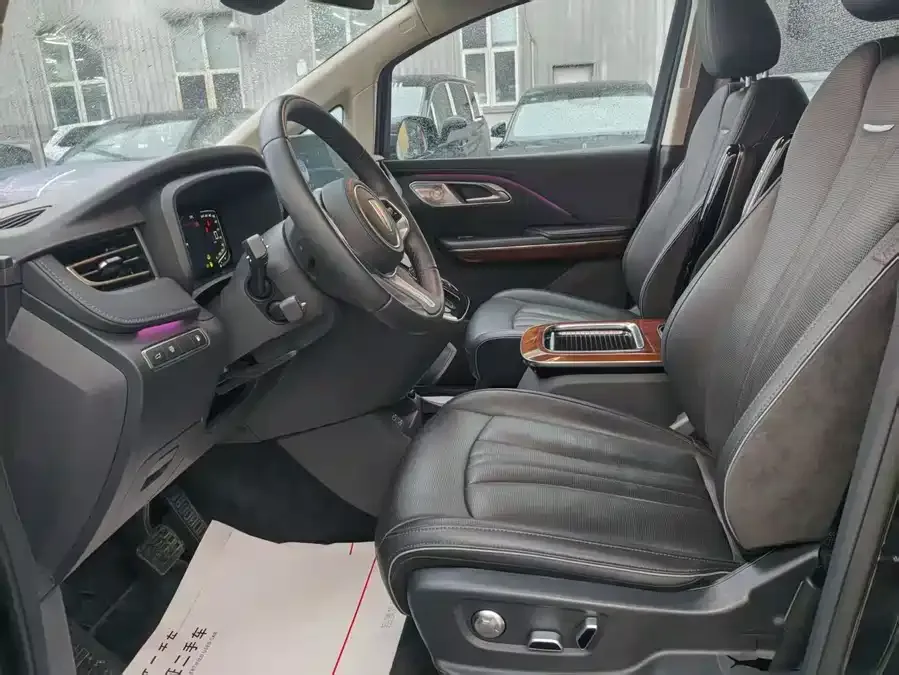 Hongqi HQ9 PHEV Hongqi HQ9 PHEV 2024 2.0T 4WD Luxury Edition 2024 — миниатюра 2