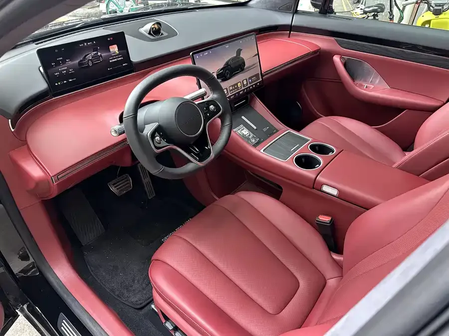 Smart world R7 Zhijie R7 2024 pure electric 667km Pro 2025 — миниатюра 2
