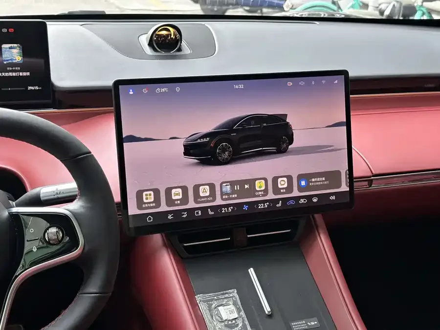 Smart world R7 Zhijie R7 2024 pure electric 667km Pro 2025 — миниатюра 5