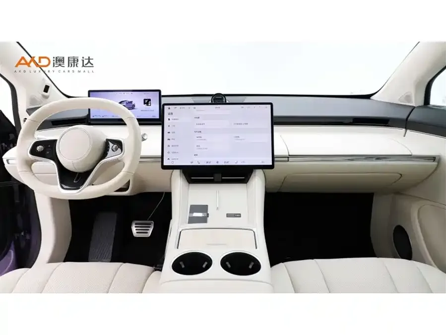 Smart world R7 Zhijie R7 2025 model with extended range of 331km Ultra 2025 — миниатюра 2