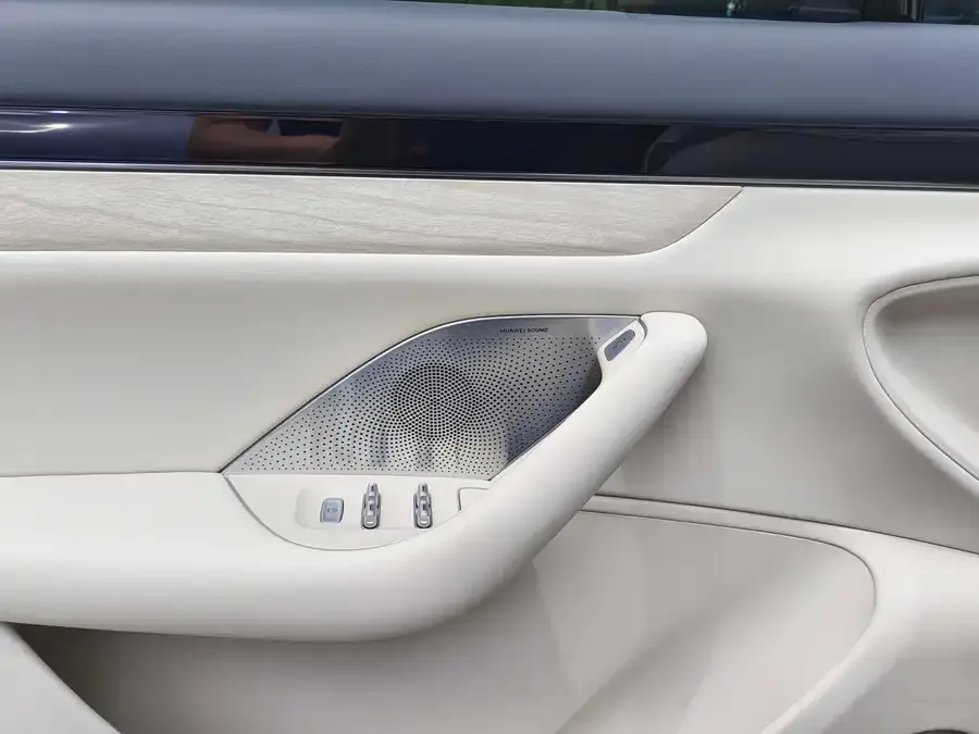 Smart world R7 Zhijie R7 2024 pure electric 667km Max 2024 — миниатюра 3