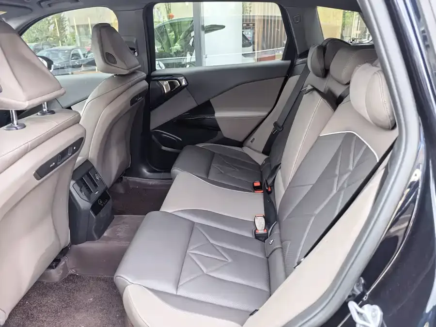 BMW X3 2025 facelift xDrive25L Luxury Package 2025 — миниатюра 5
