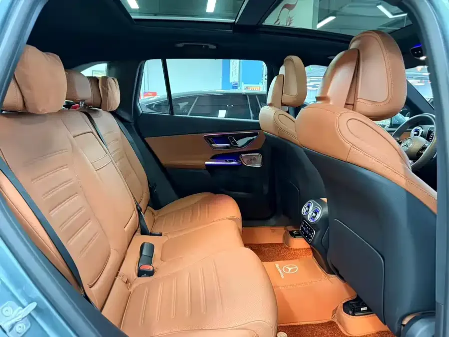 Mercedes-Benz GLC-Class Mercedes-Benz GLC 2025 GLC 300 L 4MATIC Luxury 5-seater 2024 — миниатюра 4
