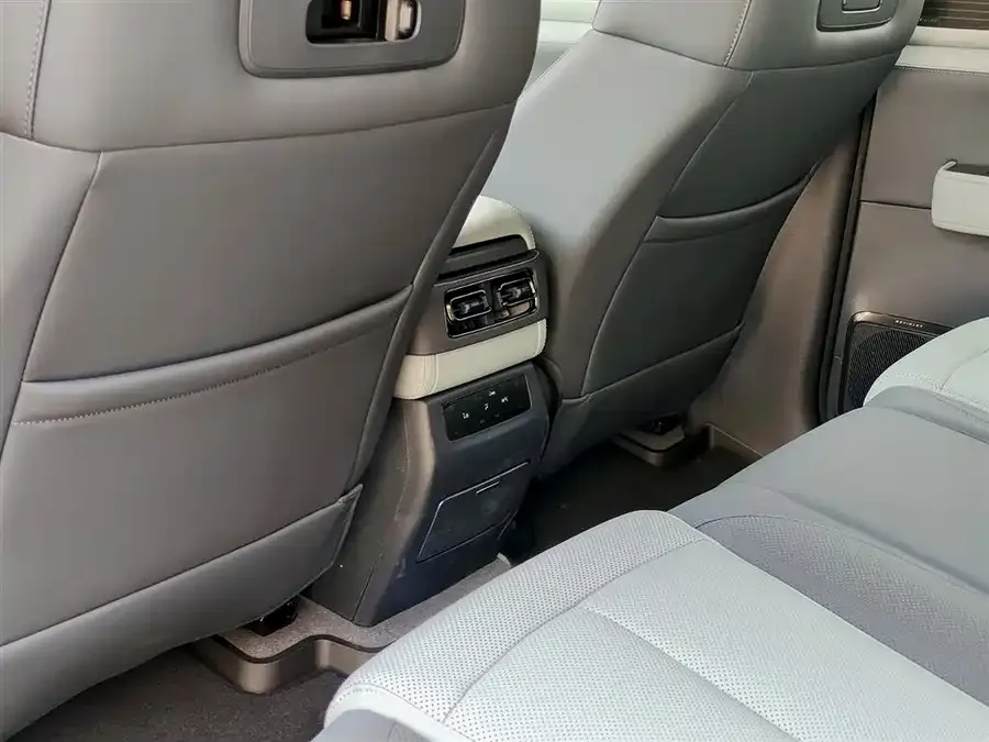 BYD Leopard Leopard 5 Leopard 5 2025 210KM Cloud Chariot God Ultra Edition 2026 — миниатюра 3